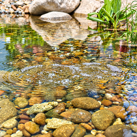 Solar Powered Air Pump 3 Litres per minute with 3W solar panel, dual air outlets, two air stones and hoses for oxygenating small garden ponds and fish ponds.